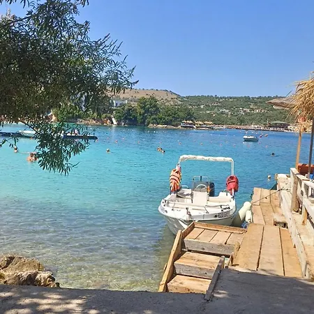 3 Ishujt 게스트하우스